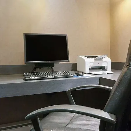 Ramada By Wyndham Kamloops 