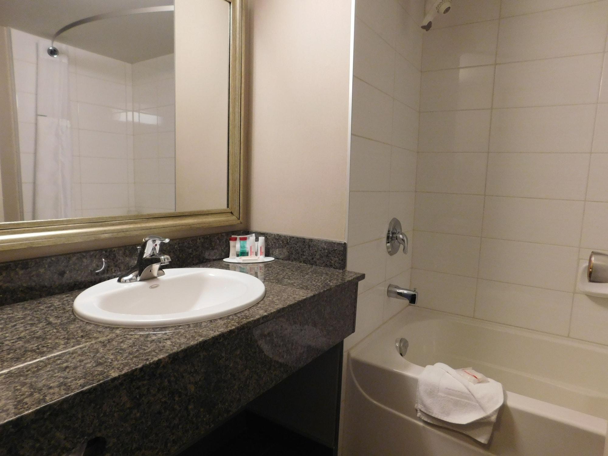 Hotel Ramada By Wyndham Kamloops
