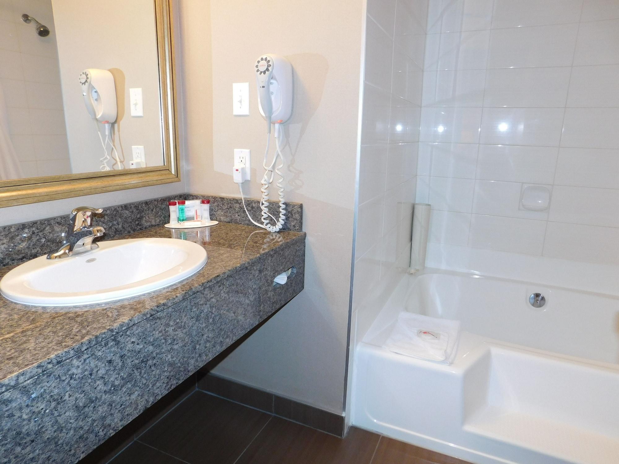 Hotel Ramada By Wyndham Kamloops